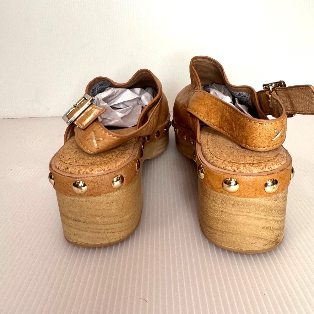Kelsi Dagger Brooklyn Studded Clogs Size 7.5 Leather Wood Boho Cottage Minimal - Picture 6 of 9